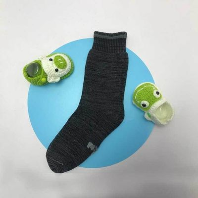 Black Autumn Breathable Sweat Wicking Anti Slip Cotton Crew Compression Sports Socks