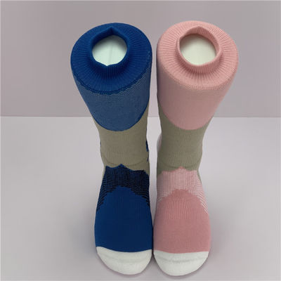 25%Polyamide Grip Football Socks Long Sports Socks for Training and Sports Performance