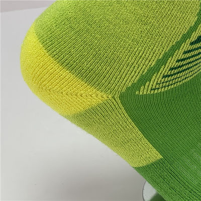 Anti Slip Breathable Sweat Wicking Letter Pattern Long Sports Socks for 39-41 Size