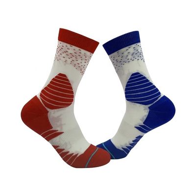 50000 Quantity Custom Logo Men's Performance Sports Socks with Knitted Design