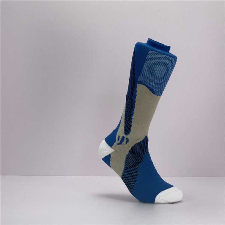 25%Polyamide Grip Football Socks Long Sports Socks for Training and Sports Performance